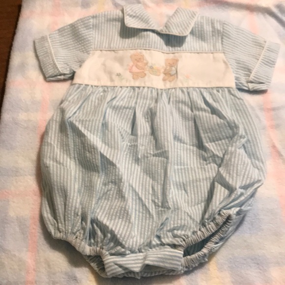House Of Hatten Inc. Boys Onesie And Matching Bib